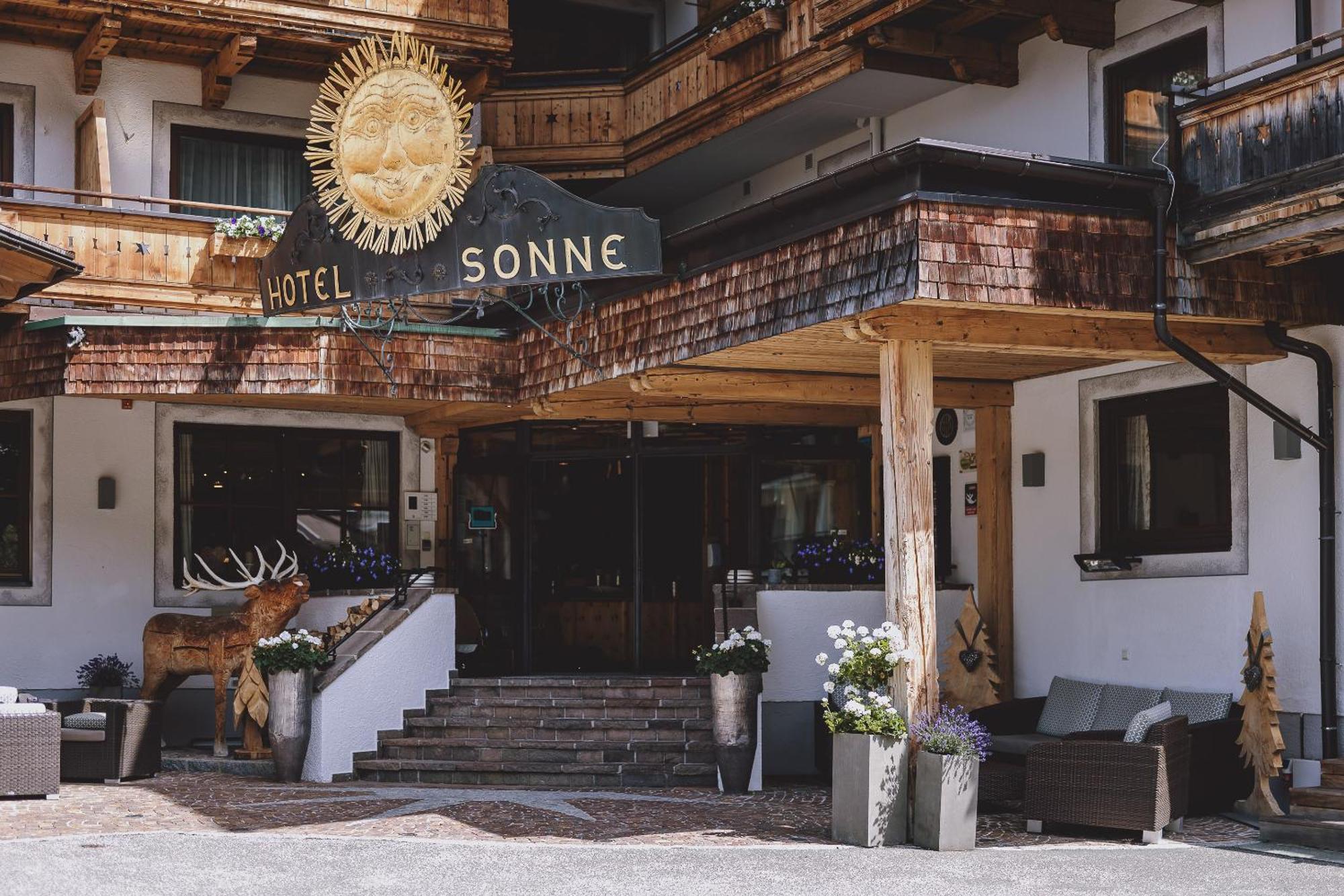 Hotel DIE SONNE Saalbach-Hinterglemm Buitenkant foto